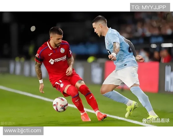 西杯激战巴塞罗那迎战巴伦西亚力争晋级决赛的关键对决